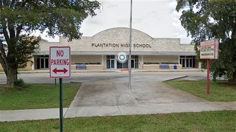 But parents say it’s happening more than that now. . Plantation high school fight video